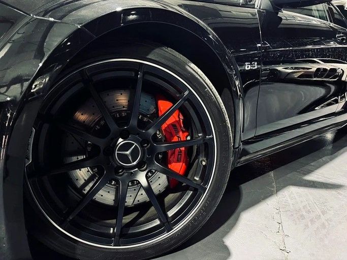 Used Mercedes-Benz C-Class AMG 63 AMG Performance III (W204) Facelift, 6.2 l, 2013 in Dubai by Zeus Motors, Black color. Japanese Specs | AUTO.AE