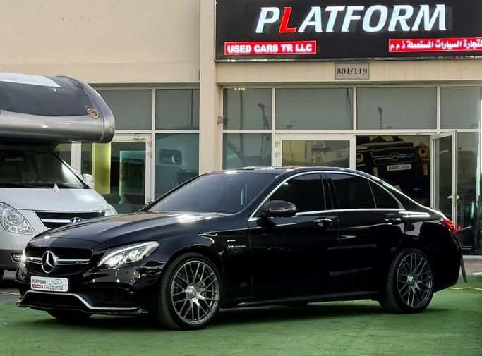 Подержанный Mercedes-Benz C-Class AMG 63 AMG IV (W205), 4.0 л, 2018 в Дубае от Platform Used Cars Черный цвет. Корейская | AUTO.AE