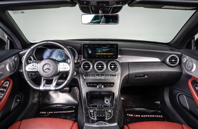 Подержанный Mercedes-Benz C-Class AMG 43 AMG IV (W205) Рестайлинг, 3.0 л, 2019 в Дубае от The Car Superstore Белый цвет. GCC | AUTO.AE