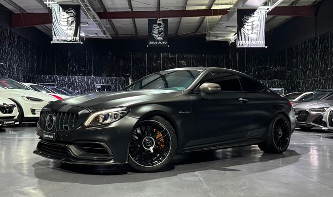 Подержанный Mercedes-Benz C-Class AMG 63 AMG S IV (W205), 4.0 л, 2017 в Дубае от Zeus Motors Черный цвет. GCC | AUTO.AE | Объявление #265106
