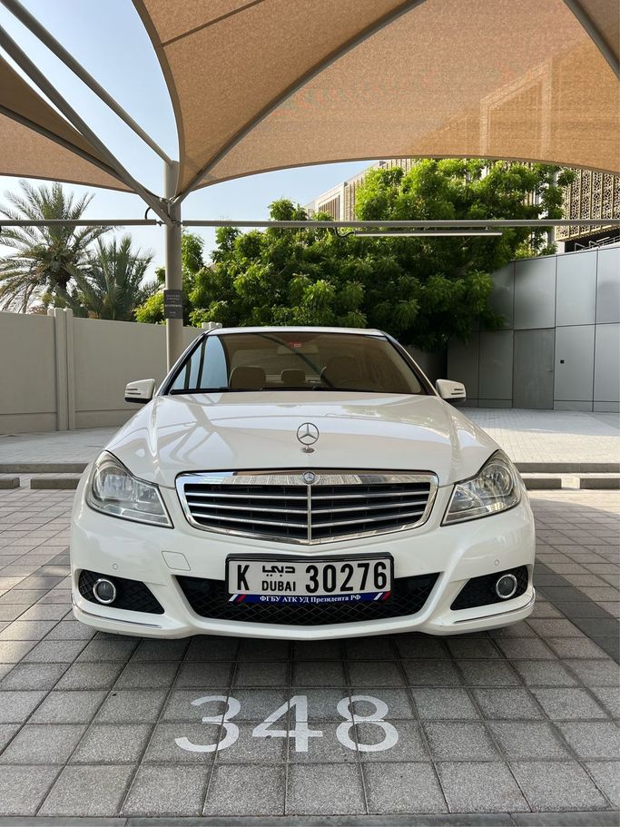 Used Mercedes-Benz C-Class 180 III (W204) Facelift, 1.6 l, 2013 in Dubai, White color. GCC Specs | AUTO.AE