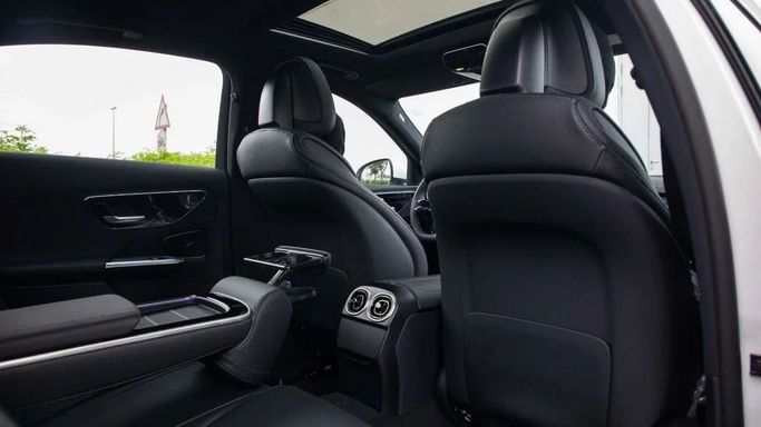 Новый Mercedes-Benz C-Class 200 V (W206), 1.5 л, 2025 в Дубае от Dresden Motors Белый цвет. Китайская | AUTO.AE