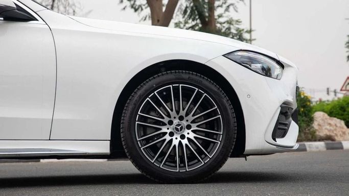 Новый Mercedes-Benz C-Class 200 V (W206), 1.5 л, 2025 в Дубае от Dresden Motors Белый цвет. Китайская | AUTO.AE