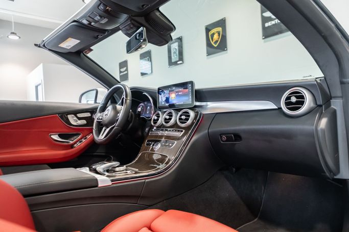 Подержанный Mercedes-Benz C-Class 300 V (W206), 2.0 л, 2023 в Дубае от C7 Motors Белый цвет. Американская | AUTO.AE