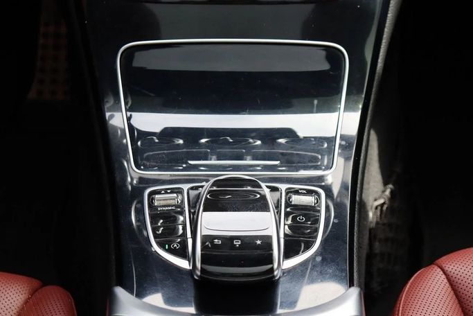 Подержанный Mercedes-Benz C-Class 200 IV (W205), 2.0 л, 2016 в Дубае от Dresden Motors Серебристый цвет. GCC | AUTO.AE