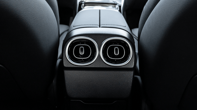 Новый Mercedes-Benz C-Class 200 V (W206), 2.0 л, 2025 в Дубае от Altass Motors Белый цвет. Other | AUTO.AE