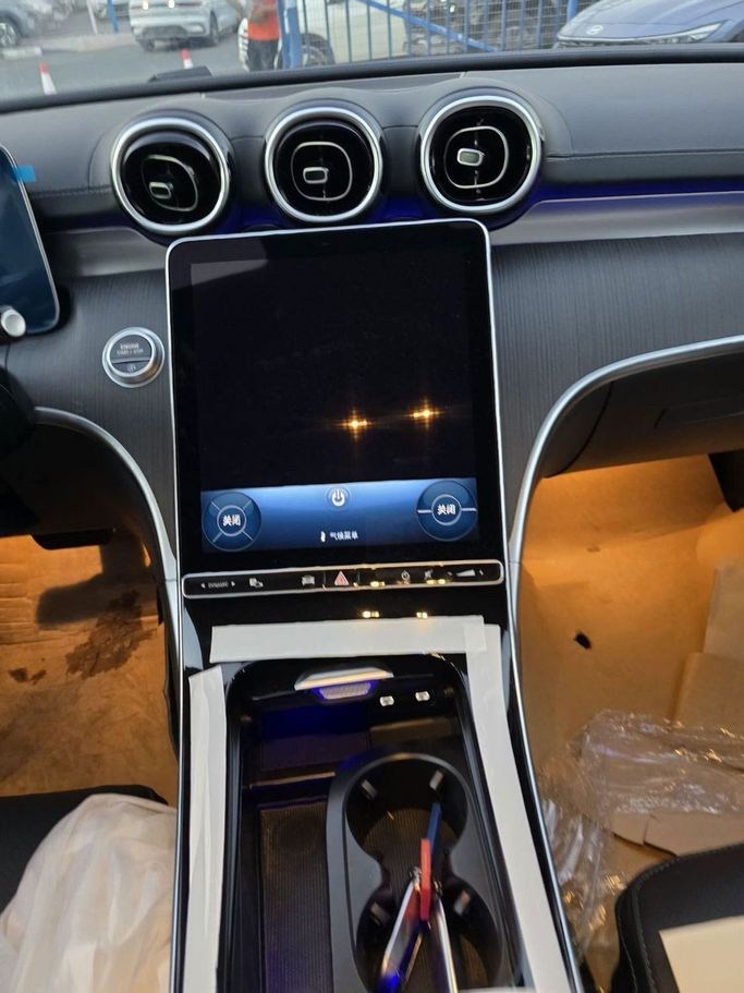 Новый Mercedes-Benz C-Class 200 L V (W206), 1.5 л, 2025 в Дубае от Mohamed Hakim Motors Белый цвет. Китайская | AUTO.AE