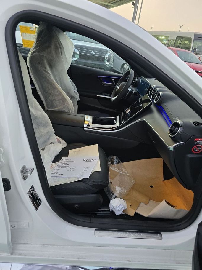 Новый Mercedes-Benz C-Class 200 L V (W206), 1.5 л, 2025 в Дубае от Mohamed Hakim Motors Белый цвет. Китайская | AUTO.AE