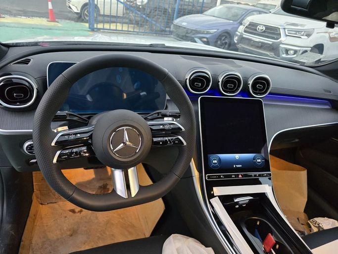 Новый Mercedes-Benz C-Class 200 L V (W206), 1.5 л, 2025 в Дубае от Mohamed Hakim Motors Белый цвет. Китайская | AUTO.AE