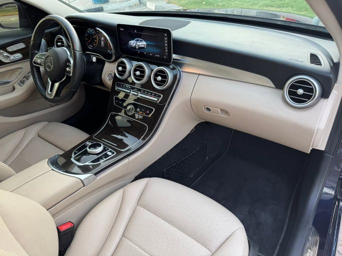 Used Mercedes-Benz C-Class 300 IV (W205) Facelift, 2.0 l, 2020 in Dubai by Saeed Auto, Black color. Other | AUTO.AE