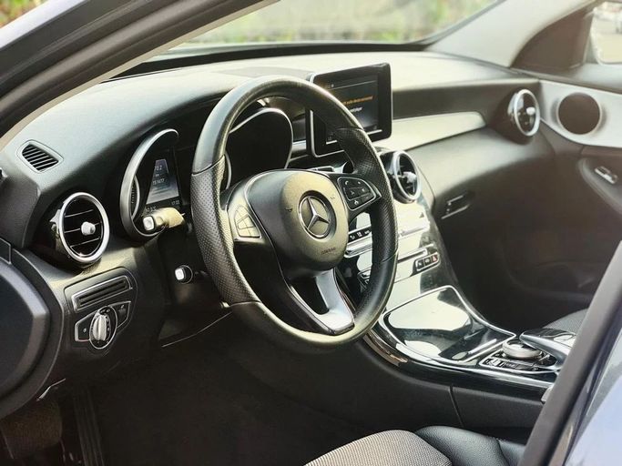 Подержанный Mercedes-Benz C-Class 200 IV (W205), 2.0 л, 2016 в Дубае от Ideal Cars LLC Серый цвет. GCC | AUTO.AE