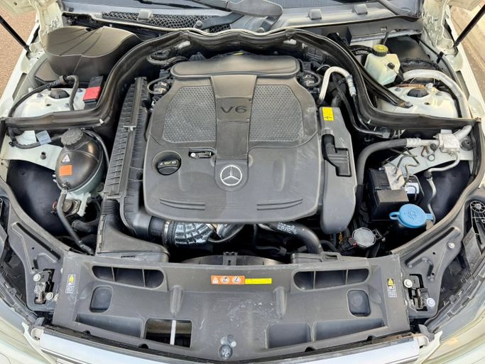 Подержанный Mercedes-Benz C-Class 350 III (W204) Рестайлинг, 3.5 л, 2012 в Дубае от Saeed Auto Белый цвет. Японская | AUTO.AE