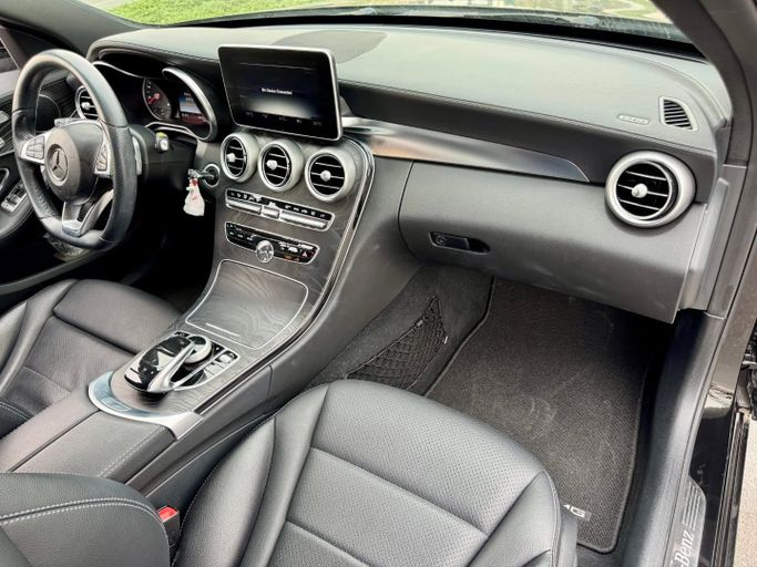 Подержанный Mercedes-Benz C-Class 200 IV (W205), 2.0 л, 2016 в Дубае от Saeed Auto Черный цвет. Японская | AUTO.AE