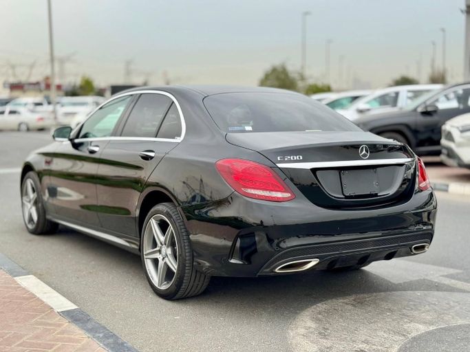 Подержанный Mercedes-Benz C-Class 200 IV (W205), 2.0 л, 2016 в Дубае от Saeed Auto Черный цвет. Японская | AUTO.AE