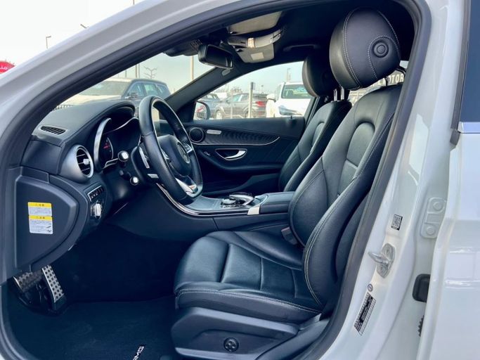 Подержанный Mercedes-Benz C-Class 200 IV (W205), 2.0 л, 2016 в Дубае от Saeed Auto Белый цвет. Японская | AUTO.AE