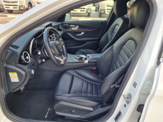 Подержанный Mercedes-Benz C-Class 200 IV (W205), 2.0 л, 2016 в Дубае от Saeed Auto Белый цвет. Японская | AUTO.AE