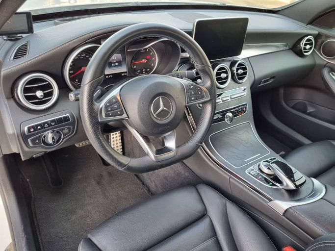 Подержанный Mercedes-Benz C-Class 200 IV (W205), 2.0 л, 2016 в Дубае от Saeed Auto Белый цвет. Японская | AUTO.AE