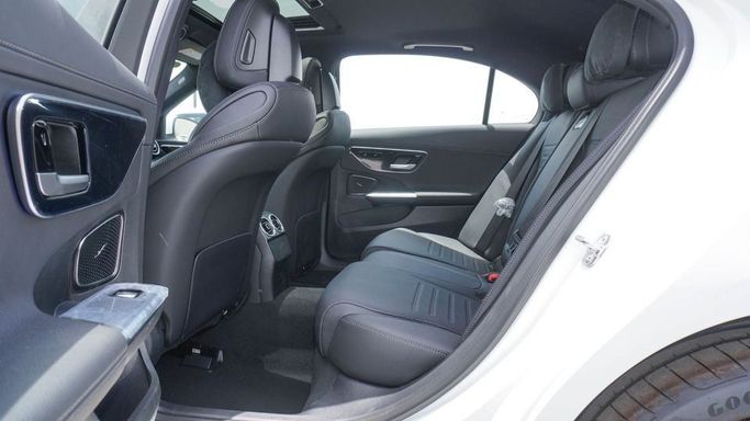 Новый Mercedes-Benz C-Class 200 L V (W206), 1.5 л, 2025 в Дубае от Najem Motors Белый цвет. Китайская | AUTO.AE