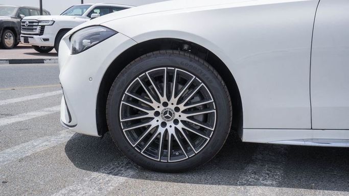 Новый Mercedes-Benz C-Class 200 L V (W206), 1.5 л, 2025 в Дубае от Najem Motors Белый цвет. Китайская | AUTO.AE