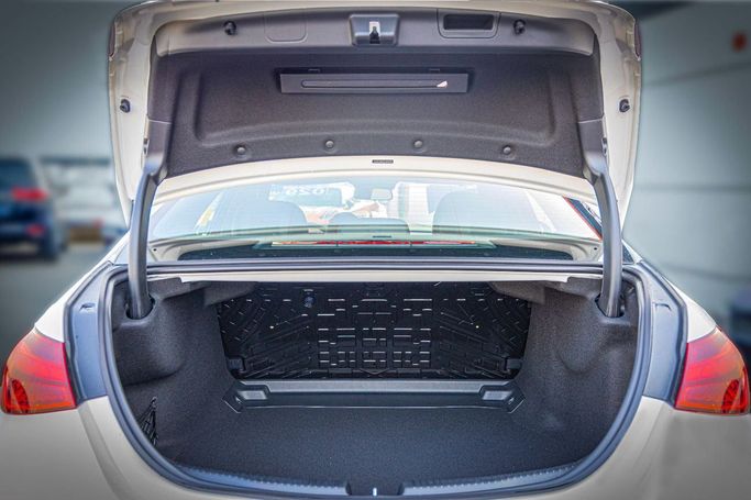 New Mercedes-Benz C-Class 200 L V (W206), 1.5 l, 2025 in Dubai by Albustanji Motors FZCO, White color.  | AUTO.AE