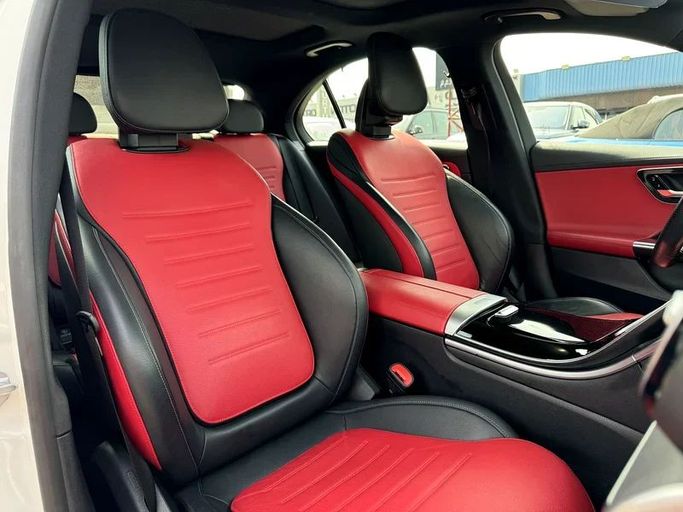 Подержанный Mercedes-Benz C-Class 200 V (W206), 1.5 л, 2023 в Дубае от Nice Cars Motos Белый цвет. GCC | AUTO.AE