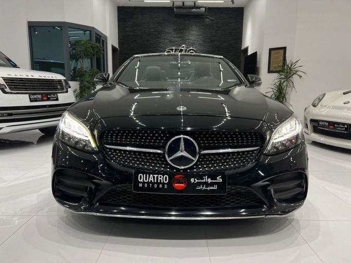 Подержанный Mercedes-Benz C-Class 300 IV (W205) Рестайлинг, 2.0 л, 2019 в Дубае от Quatro Motors Черный цвет.  | AUTO.AE