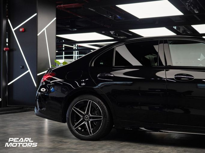 Новый Mercedes-Benz C-Class 300 V (W206), 2.0 л, 2022 в Дубае от Pearl Motors Черный цвет. Европейская | AUTO.AE