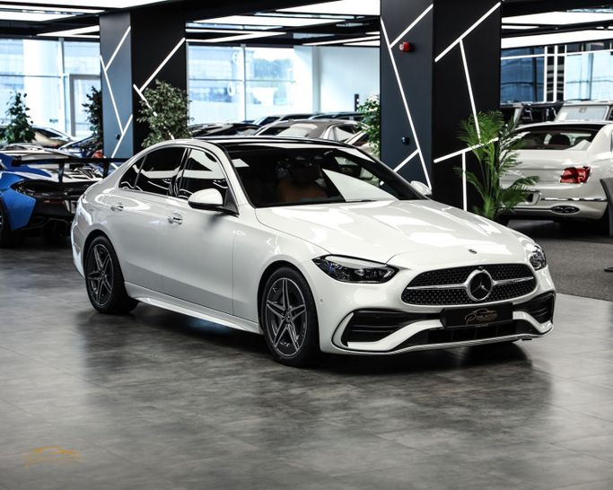 Новый Mercedes-Benz C-Class 300 V (W206), 2.0 л, 2022 в Дубае от Pearl Motors Белый цвет. Европейская | AUTO.AE