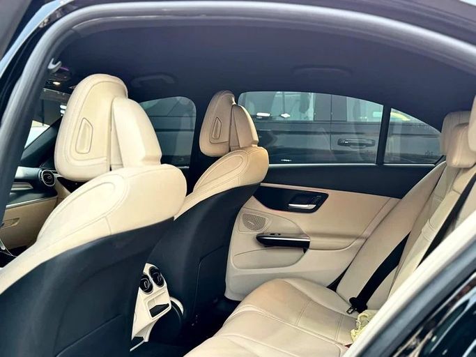 Подержанный Mercedes-Benz C-Class 180 V (W206), 1.5 л, 2022 в Дубае от Auto Bank Motors Черный цвет. Европейская | AUTO.AE