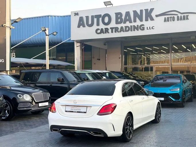 Подержанный Mercedes-Benz C-Class 200 IV (W205) Рестайлинг, 1.5 л, 2020 в Дубае от Auto Bank Motors Белый цвет. GCC | AUTO.AE