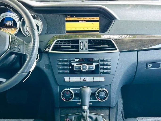 Used Mercedes-Benz C-Class 350 III (W204) Facelift, 3.5 l, 2012 in Dubai by Mirza Automobile FZE, White color. Japanese Specs | AUTO.AE