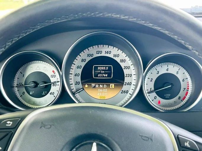 Used Mercedes-Benz C-Class 350 III (W204) Facelift, 3.5 l, 2012 in Dubai by Mirza Automobile FZE, White color. Japanese Specs | AUTO.AE