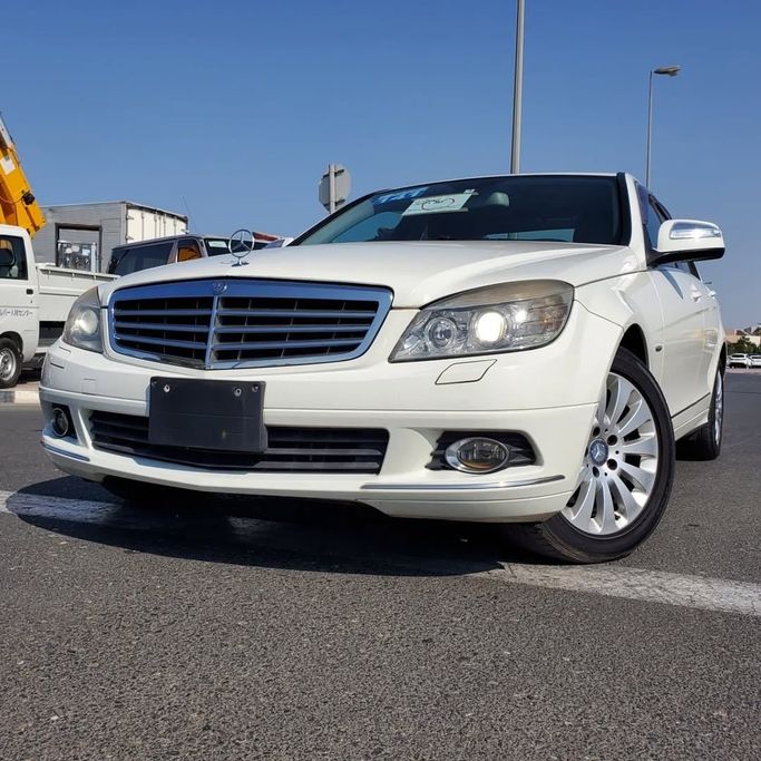 Подержанный Mercedes-Benz C-Class 250 III (W204), 2.5 л, 2007 в Дубае от Japan Motors Белый цвет. Японская | AUTO.AE