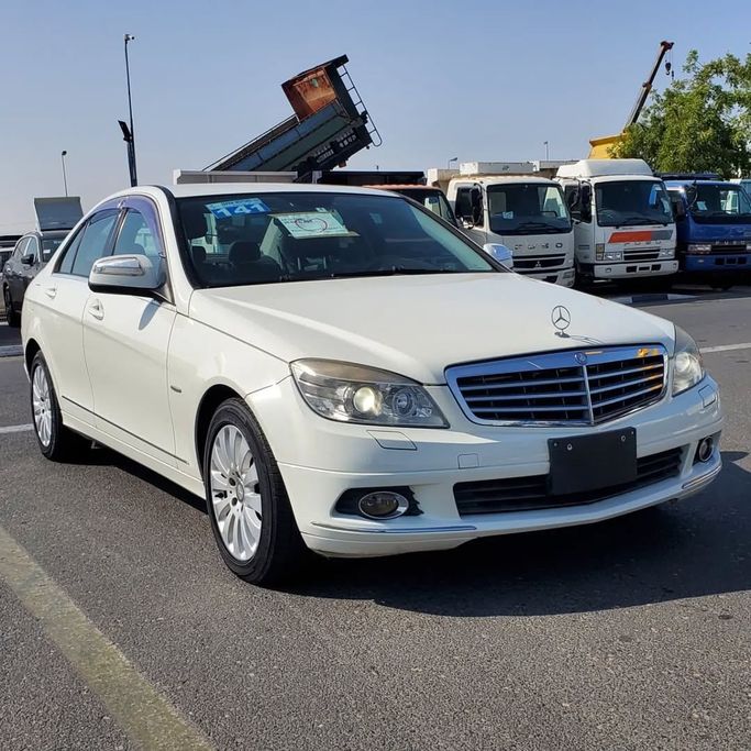 Подержанный Mercedes-Benz C-Class 250 III (W204), 2.5 л, 2007 в Дубае от Japan Motors Белый цвет. Японская | AUTO.AE