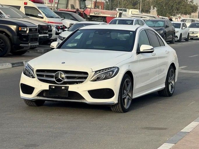 Подержанный Mercedes-Benz C-Class 200 IV (W205), 2.0 л, 2016 в Дубае от Best Car Белый цвет. Японская | AUTO.AE