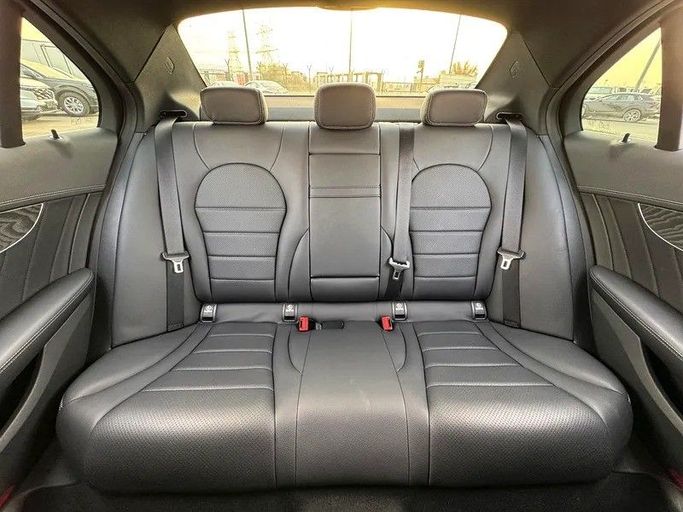 Подержанный Mercedes-Benz C-Class 200 IV (W205), 2.0 л, 2016 в Дубае от Best Car Белый цвет. Японская | AUTO.AE