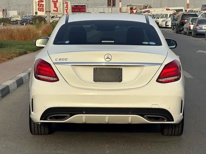 Подержанный Mercedes-Benz C-Class 200 IV (W205), 2.0 л, 2016 в Дубае от Best Car Белый цвет. Японская | AUTO.AE