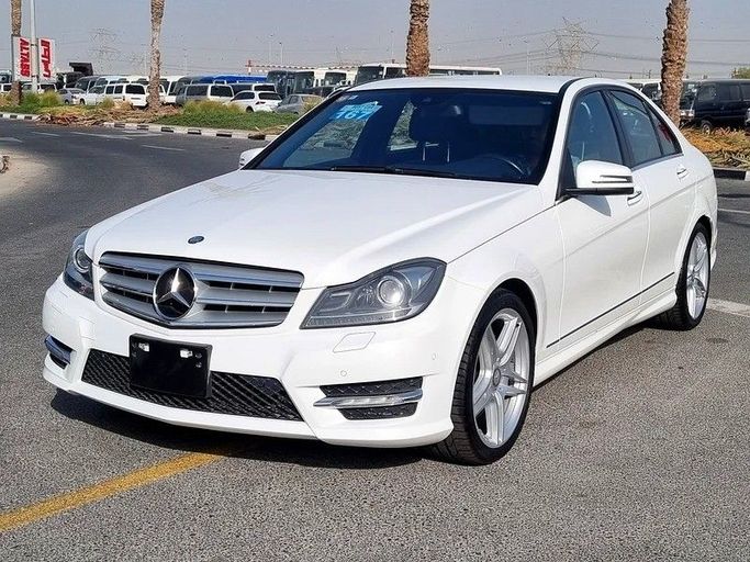 Подержанный Mercedes-Benz C-Class 350 III (W204) Рестайлинг, 3.5 л, 2013 в Дубае от Best Car Белый цвет. Японская | AUTO.AE
