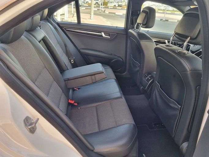 Подержанный Mercedes-Benz C-Class 350 III (W204) Рестайлинг, 3.5 л, 2013 в Дубае от Best Car Белый цвет. Японская | AUTO.AE
