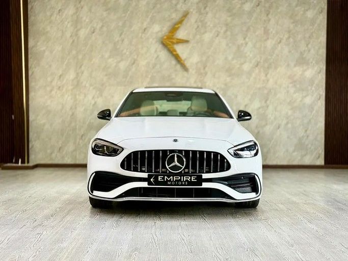 Подержанный Mercedes-Benz C-Class 300 V (W206), 2.0 л, 2023 в Дубае от Empire Motors Белый цвет. Американская | AUTO.AE
