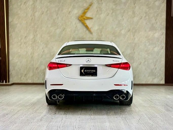 Подержанный Mercedes-Benz C-Class 300 V (W206), 2.0 л, 2023 в Дубае от Empire Motors Белый цвет. Американская | AUTO.AE
