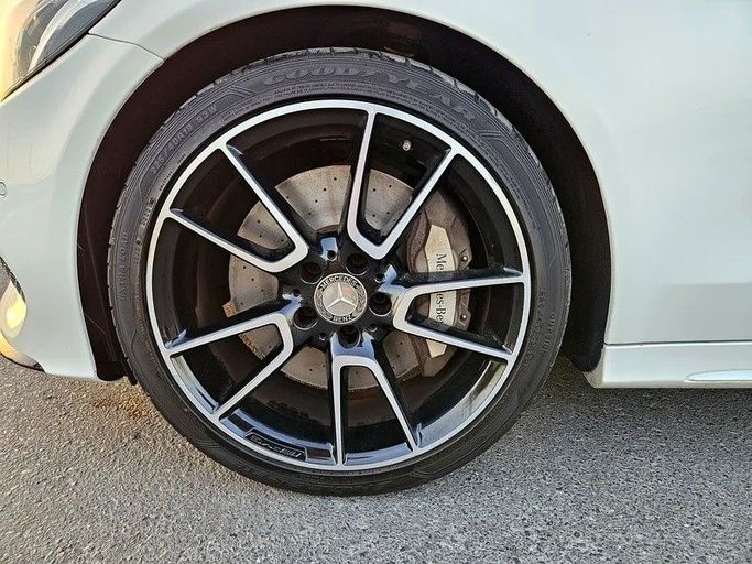 Used Mercedes-Benz C-Class 300 IV (W205), 2.0 l, 2016 in Dubai by Irfan Motors, White color. Japanese Specs | AUTO.AE