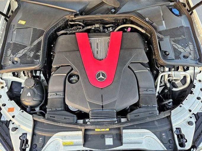 Used Mercedes-Benz C-Class 300 IV (W205), 2.0 l, 2016 in Dubai by Irfan Motors, White color. Japanese Specs | AUTO.AE