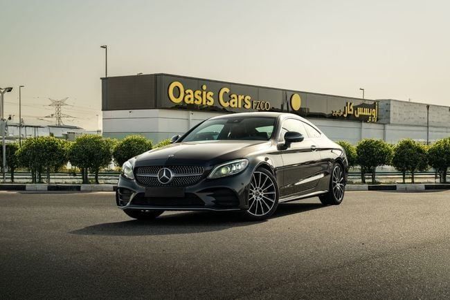 مستعملة Mercedes-Benz C-Class 300 عملية فيس ليفت IV (W205), 2.0 l, 2019 في في دبي من OASIS CARS، اللون أسود. مواصفات الخليج | AUTO.AE