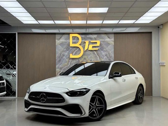 Подержанный Mercedes-Benz C-Class 300 V (W206), 2.0 л, 2022 в Дубае от B12 Motors Белый цвет. Американская | AUTO.AE