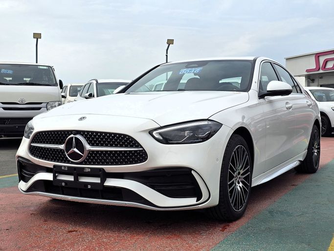 جديدة Mercedes-Benz C-Class 200 L V (W206), 1.5 l, 2025 في في دبي من Soltan Auto، اللون أبيض. المواصفات الصينية | AUTO.AE