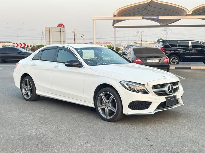 مستعملة Mercedes-Benz C-Class 200 IV (W205), 2.0 l, 2015 في في دبي من WADHWANI CARS DUBAI، اللون أبيض. المواصفات اليابانية | AUTO.AE | إعلان #263893