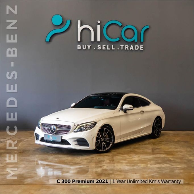 Подержанный Mercedes-Benz C-Class 300 IV (W205) Рестайлинг, 2.0 л, 2021 в ОАЭ, Дубай от Hi Car Approved Pre-Owned Cars Showroom Белый цвет.  | AUTO.AE | Объявление #278869