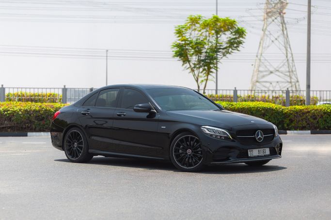 مستعملة Mercedes-Benz C-Class 300 عملية فيس ليفت IV (W205), 2.0 l, 2021 في في الإمارات, دبي من Albakheet Motors، اللون أسود. المواصفات الأمريكية | AUTO.AE | إعلان #278990