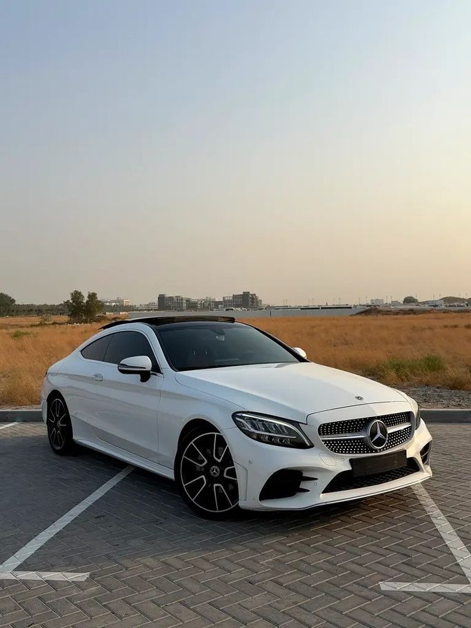 مستعملة Mercedes-Benz C-Class 200 عملية فيس ليفت IV (W205), 2.0 l, 2022 في في الإمارات, دبي من Billionaire Motors، اللون أبيض. مواصفات الخليج | AUTO.AE | إعلان #282136